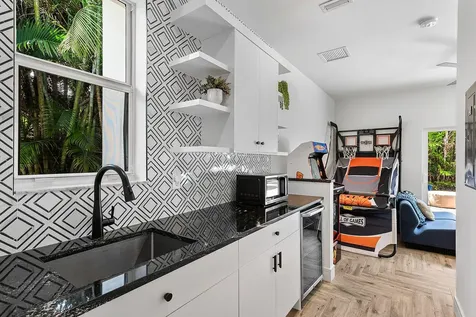 400 Kings Lynn Delray Beach FL 33444