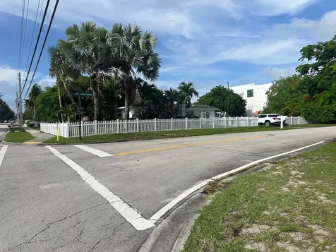 200 Nw 9th Street Boca Raton FL 33432