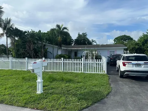 200 Nw 9th Street Boca Raton FL 33432