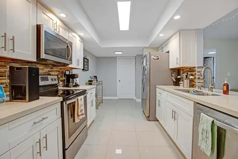 955 Dotterel 2104 Road Delray Beach FL 33444