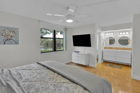955 Dotterel 2104 Road Delray Beach FL 33444
