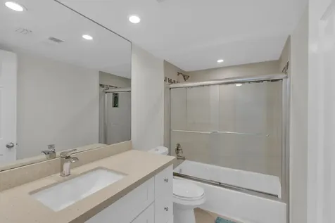 955 Dotterel 2104 Road Delray Beach FL 33444