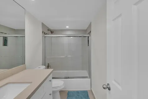 955 Dotterel 2104 Road Delray Beach FL 33444