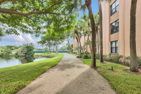 955 Dotterel 2104 Road Delray Beach FL 33444