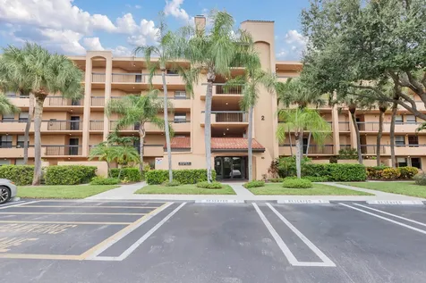955 Dotterel 2104 Road Delray Beach FL 33444