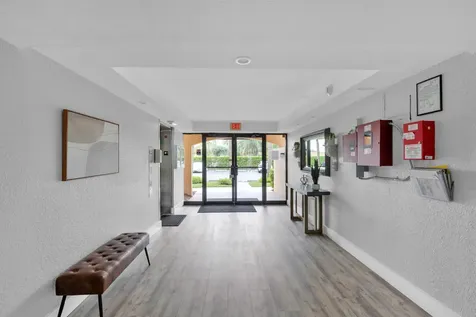 955 Dotterel 2104 Road Delray Beach FL 33444