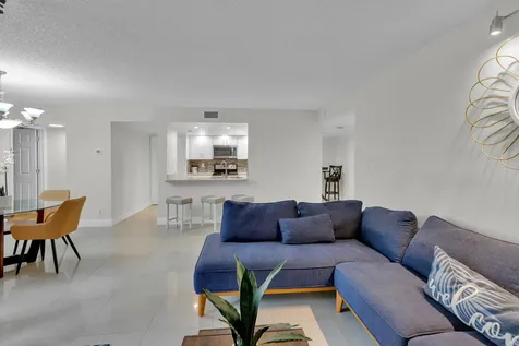 955 Dotterel 2104 Road Delray Beach FL 33444