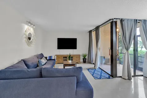 955 Dotterel 2104 Road Delray Beach FL 33444
