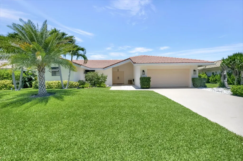 902 Foxpointe Circle Delray Beach FL 33445