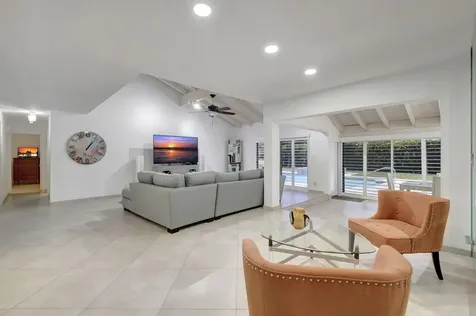 902 Foxpointe Circle Delray Beach FL 33445