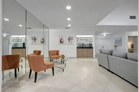 902 Foxpointe Circle Delray Beach FL 33445