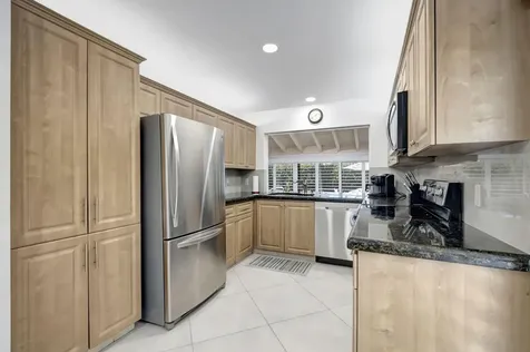 902 Foxpointe Circle Delray Beach FL 33445