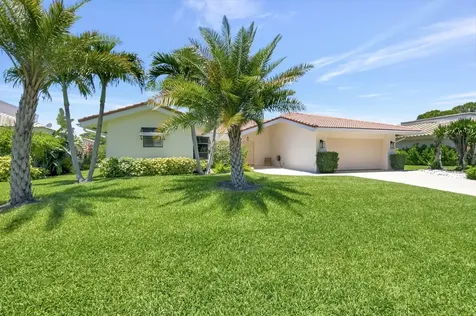 902 Foxpointe Circle Delray Beach FL 33445