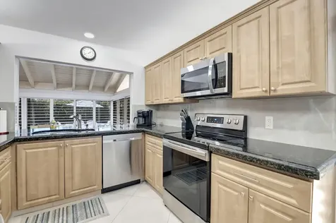 902 Foxpointe Circle Delray Beach FL 33445