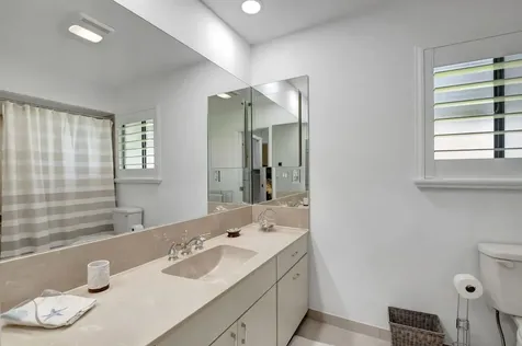 902 Foxpointe Circle Delray Beach FL 33445