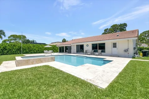 902 Foxpointe Circle Delray Beach FL 33445