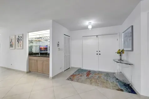 902 Foxpointe Circle Delray Beach FL 33445