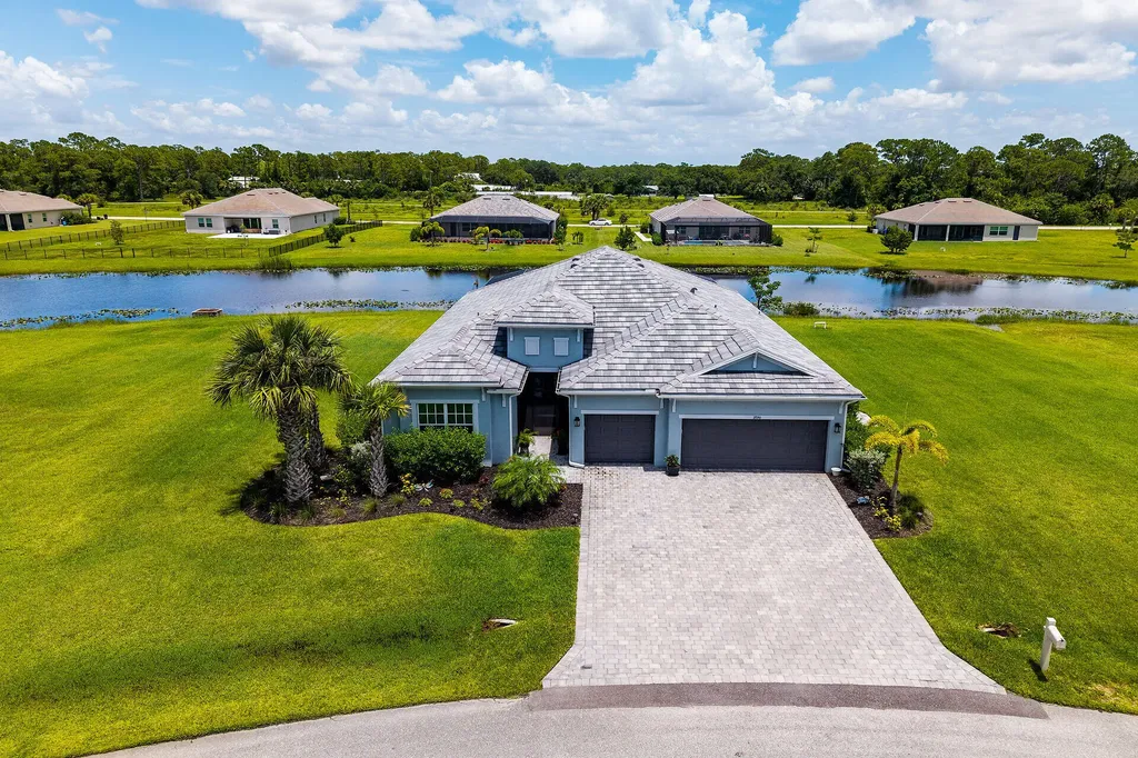 17190 Serengeti Circle Alva FL 33920