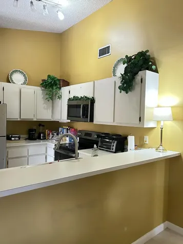391 Springdale Circle Palm Springs FL 33461