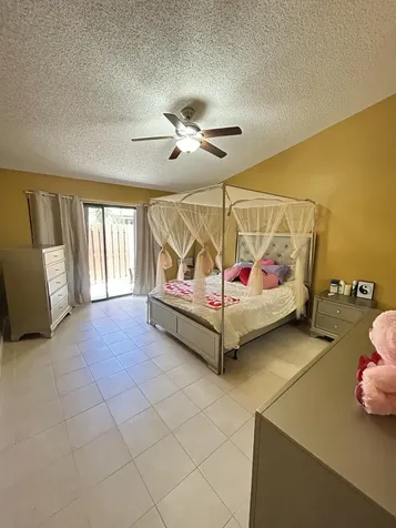391 Springdale Circle Palm Springs FL 33461