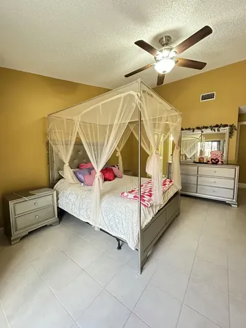 391 Springdale Circle Palm Springs FL 33461