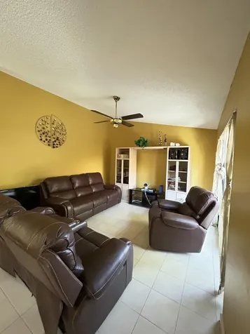 391 Springdale Circle Palm Springs FL 33461