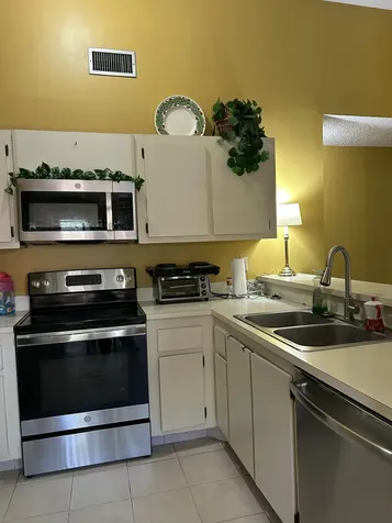 391 Springdale Circle Palm Springs FL 33461