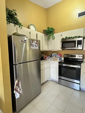 391 Springdale Circle Palm Springs FL 33461