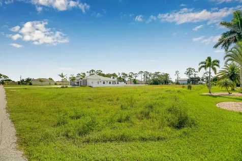 18742 Crosswind Avenue North Fort Myers FL 33917
