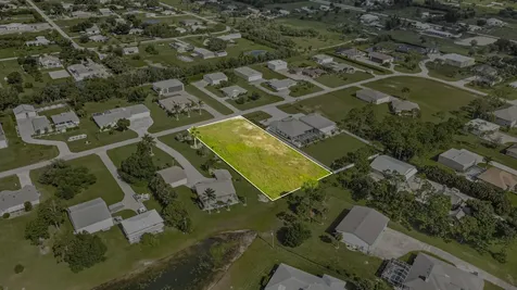 18742 Crosswind Avenue North Fort Myers FL 33917