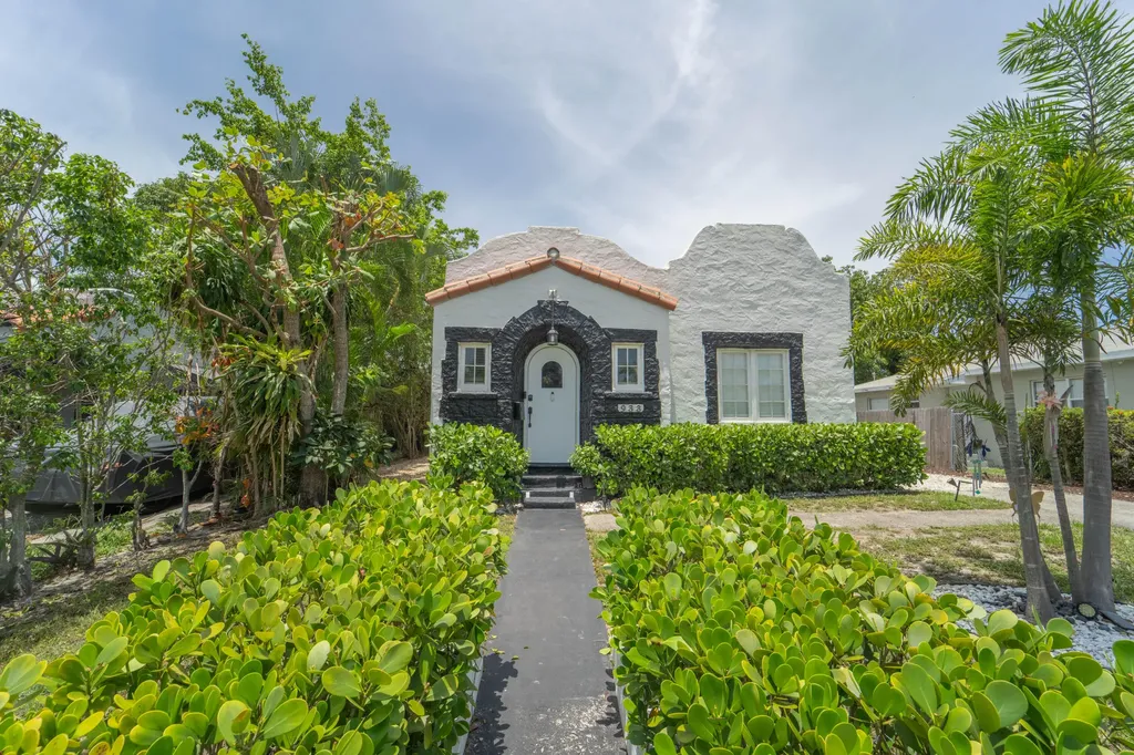 933 38th Street West Palm Beach FL 33407