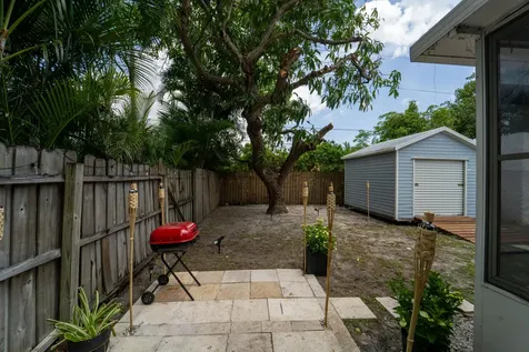 933 38th Street West Palm Beach FL 33407
