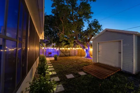 933 38th Street West Palm Beach FL 33407