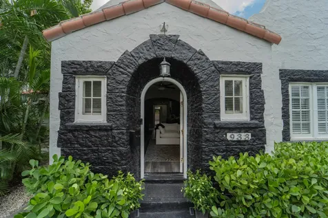 933 38th Street West Palm Beach FL 33407