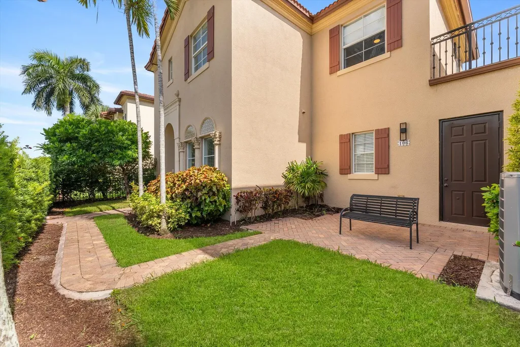 106 Via Floresta Drive Boca Raton FL 33487