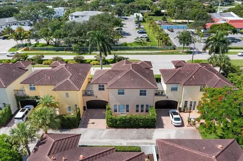 106 Via Floresta Drive Boca Raton FL 33487