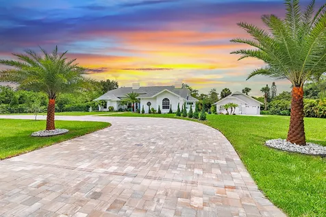 8852 154 Court Palm Beach Gardens FL 33418