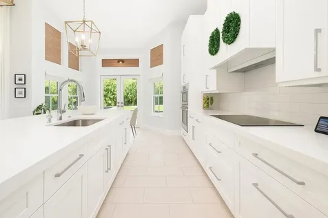8852 154 Court Palm Beach Gardens FL 33418