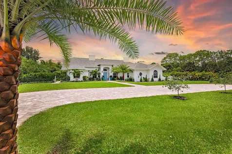 8852 154 Court Palm Beach Gardens FL 33418