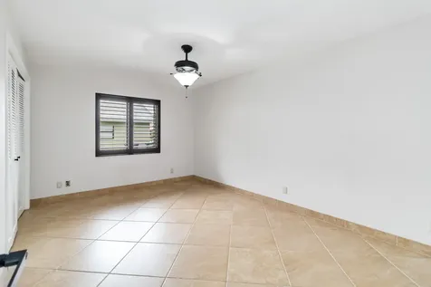 21920 Holly Tree Way Boca Raton FL 33428