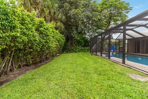 21920 Holly Tree Way Boca Raton FL 33428