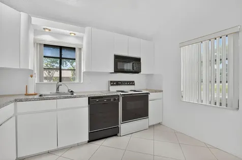 8129 Springtree Road Boca Raton FL 33496