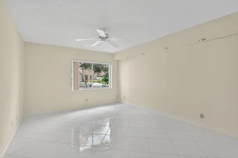 8129 Springtree Road Boca Raton FL 33496