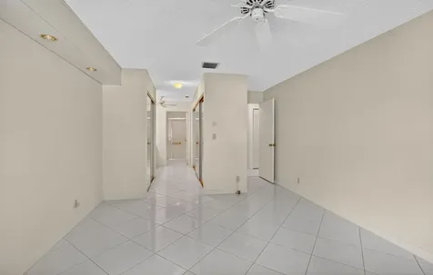 8129 Springtree Road Boca Raton FL 33496