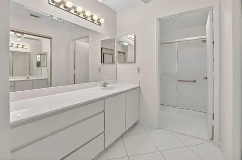8129 Springtree Road Boca Raton FL 33496