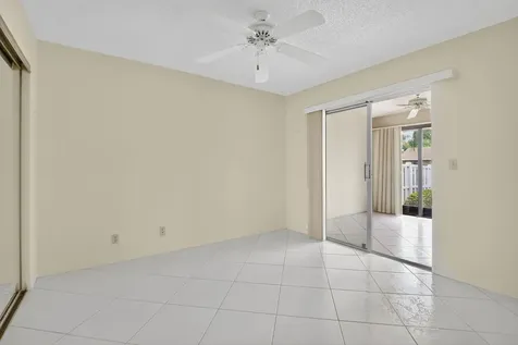 8129 Springtree Road Boca Raton FL 33496