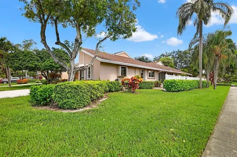 8129 Springtree Road Boca Raton FL 33496