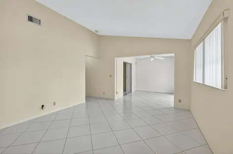 8129 Springtree Road Boca Raton FL 33496