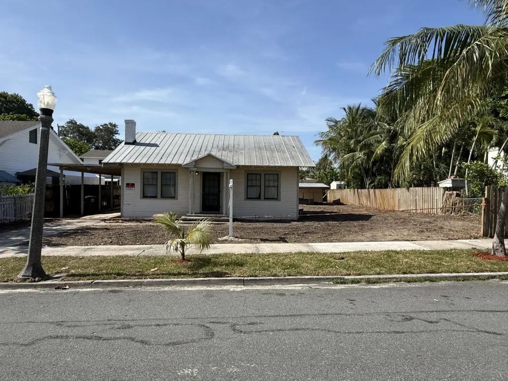 707 Kanuga Drive West Palm Beach FL 33401