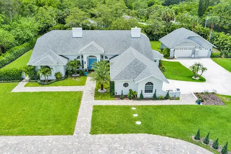 8852 154 Court Palm Beach Gardens FL 33418